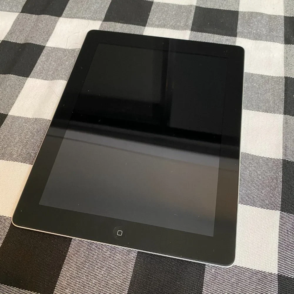 APPLE Ipad - 64GB Wifi & Cellular Model, with Bluetooth ANKER Keyboard Case - Picture 3 of 13